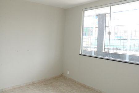 Sala de casa para alugar com 2 quartos, 75m² em Comendador Soares, Nova Iguaçu