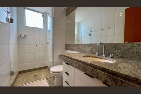 Apartamento à venda com 200m², 3 quartos e 2 vagasBanheiro