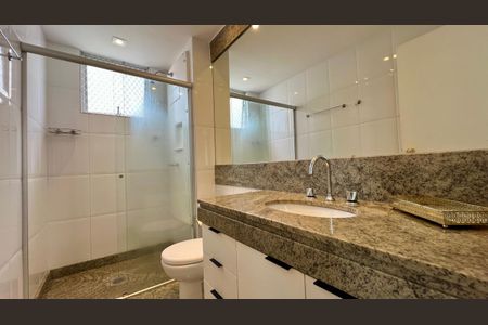 Apartamento à venda com 200m², 3 quartos e 2 vagasBanheiro