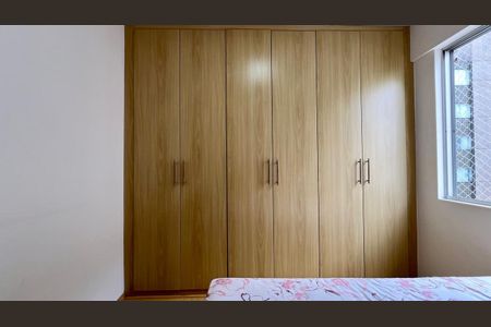 Apartamento à venda com 200m², 3 quartos e 2 vagasQuarto 2