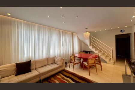 Apartamento à venda com 200m², 3 quartos e 2 vagasSala