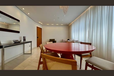 Sala de apartamento à venda com 3 quartos, 200m² em Lourdes, Belo Horizonte