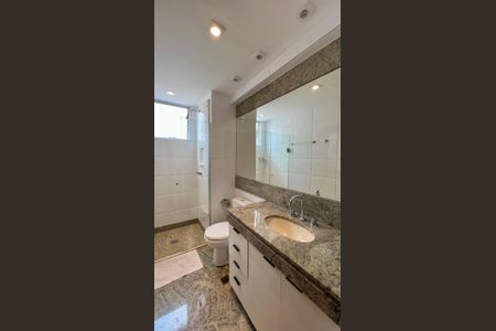 Apartamento à venda com 200m², 3 quartos e 2 vagasBanheiro