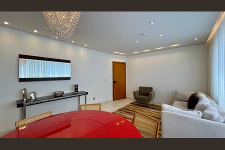 Apartamento à venda com 200m², 3 quartos e 2 vagasSala