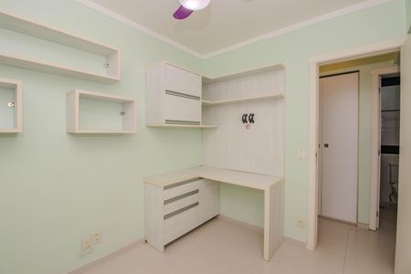 Quarto de apartamento para alugar com 2 quartos, 70m² em Vila Ipiranga, Porto Alegre