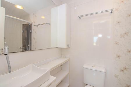 Apartamento para alugar com 70m², 2 quartos e 1 vaga Apartamento para alugar com 70m², 2 quartos e 1 vagaBanheiro da Suíte