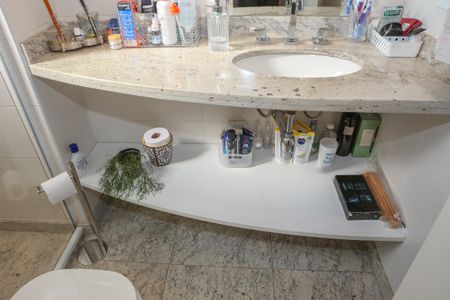 Apartamento à venda com 218m², 3 quartos e 5 vagasBanheiro da Suíte 3