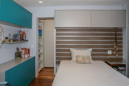 Apartamento à venda com 218m², 3 quartos e 5 vagasSuíte 2