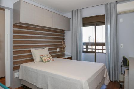 Apartamento à venda com 218m², 3 quartos e 5 vagasSuíte 2