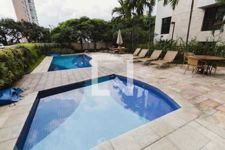 Apartamento à venda com 218m², 3 quartos e 5 vagasÁrea comum - Piscina