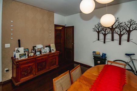 Casa à venda com 300m², 3 quartos e 3 vagasSala