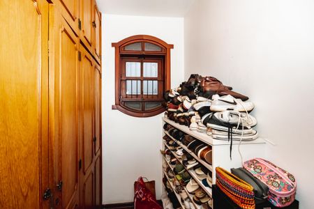 Casa à venda com 300m², 3 quartos e 3 vagasCloset Suíte 