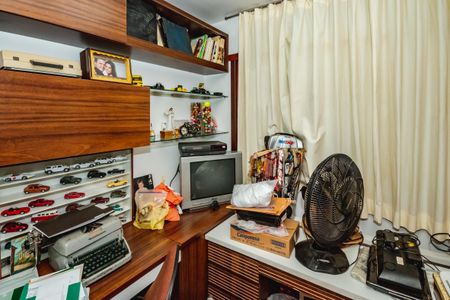 Casa à venda com 300m², 3 quartos e 3 vagasEscritório