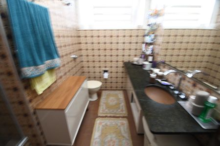 Casa para alugar com 400m², 3 quartos e 4 vagasBanheiro Social