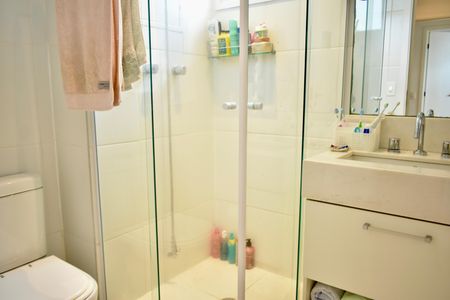 Apartamento à venda com 100m², 3 quartos e 2 vagas Apartamento à venda com 100m², 3 quartos e 2 vagasBanheiro da Suíte