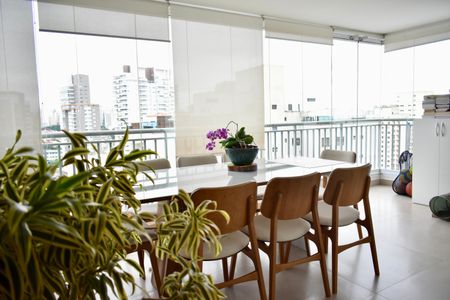 Apartamento à venda com 100m², 3 quartos e 2 vagas Apartamento à venda com 100m², 3 quartos e 2 vagasVaranda