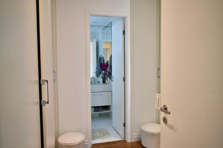 Apartamento à venda com 100m², 3 quartos e 2 vagas Apartamento à venda com 100m², 3 quartos e 2 vagasSuíte