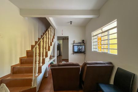 Casa à venda com 370m², 5 quartos e 3 vagas Casa à venda com 370m², 5 quartos e 3 vagasCasa 2 - Sala