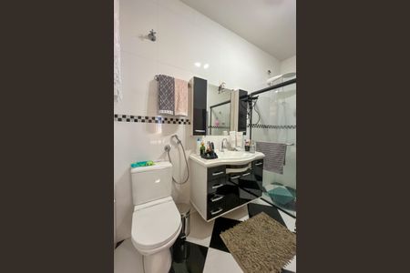 Casa à venda com 370m², 5 quartos e 3 vagas Casa à venda com 370m², 5 quartos e 3 vagasBanheiro da Suíte