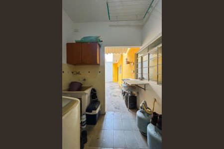 Casa à venda com 370m², 5 quartos e 3 vagas Casa à venda com 370m², 5 quartos e 3 vagasCasa 2 - Área de Serviço