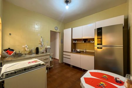 Casa à venda com 370m², 5 quartos e 3 vagas Casa à venda com 370m², 5 quartos e 3 vagasCasa 2 - Cozinha