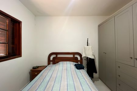 Casa à venda com 370m², 5 quartos e 3 vagas Casa à venda com 370m², 5 quartos e 3 vagasCasa 2 - Quarto 2