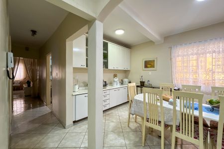 Casa à venda com 370m², 5 quartos e 3 vagas Casa à venda com 370m², 5 quartos e 3 vagasCozinha