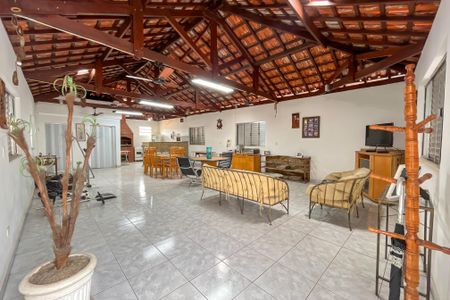 Casa à venda com 370m², 5 quartos e 3 vagas Casa à venda com 370m², 5 quartos e 3 vagasSalão