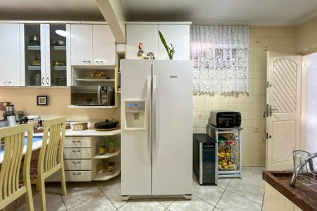 Casa à venda com 370m², 5 quartos e 3 vagas Casa à venda com 370m², 5 quartos e 3 vagasCozinha