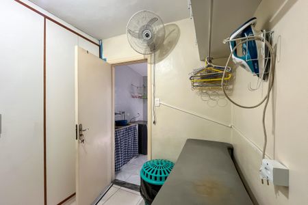 Casa à venda com 370m², 5 quartos e 3 vagas Casa à venda com 370m², 5 quartos e 3 vagasÁrea de Serviço