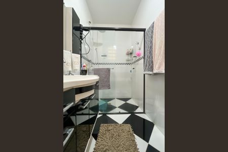 Casa à venda com 370m², 5 quartos e 3 vagas Casa à venda com 370m², 5 quartos e 3 vagasBanheiro da Suíte