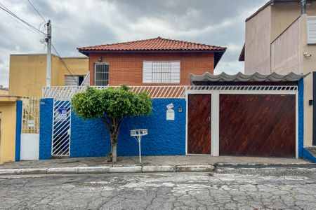 Casa à venda com 370m², 5 quartos e 3 vagas Casa à venda com 370m², 5 quartos e 3 vagasFachada