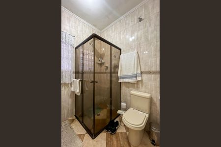 Casa à venda com 370m², 5 quartos e 3 vagas Casa à venda com 370m², 5 quartos e 3 vagasBanheiro Corredor