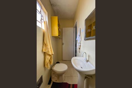 Casa à venda com 370m², 5 quartos e 3 vagas Casa à venda com 370m², 5 quartos e 3 vagasCasa 2 - Banheiro Social