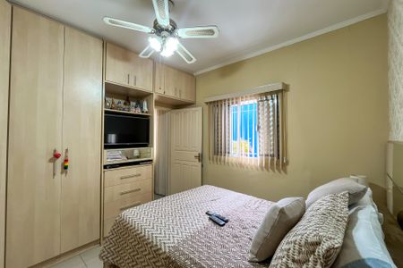 Casa à venda com 370m², 5 quartos e 3 vagas Casa à venda com 370m², 5 quartos e 3 vagasSuíte