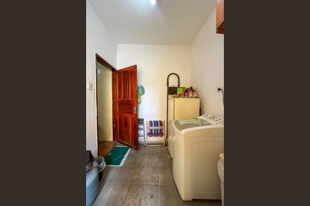 Casa à venda com 370m², 5 quartos e 3 vagas Casa à venda com 370m², 5 quartos e 3 vagasCasa 2 - Área de Serviço