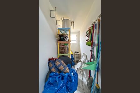 Casa à venda com 370m², 5 quartos e 3 vagas Casa à venda com 370m², 5 quartos e 3 vagasDespensa