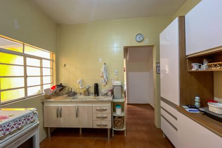 Casa à venda com 370m², 5 quartos e 3 vagas Casa à venda com 370m², 5 quartos e 3 vagasCasa 2 - Cozinha