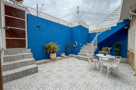 Casa à venda com 370m², 5 quartos e 3 vagas Casa à venda com 370m², 5 quartos e 3 vagasQuintal