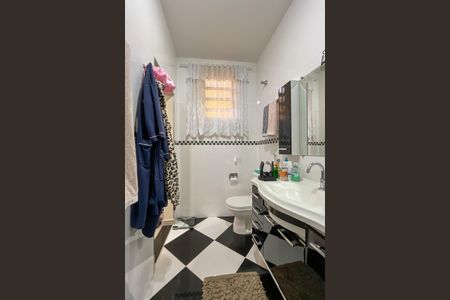 Casa à venda com 370m², 5 quartos e 3 vagas Casa à venda com 370m², 5 quartos e 3 vagasBanheiro da Suíte