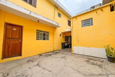 Casa à venda com 370m², 5 quartos e 3 vagas Casa à venda com 370m², 5 quartos e 3 vagasQuintal casa 2