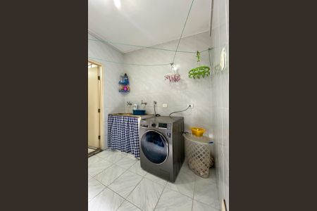 Casa à venda com 370m², 5 quartos e 3 vagas Casa à venda com 370m², 5 quartos e 3 vagasÁrea de Serviço