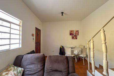 Casa à venda com 370m², 5 quartos e 3 vagas Casa à venda com 370m², 5 quartos e 3 vagasCasa 2 - Sala