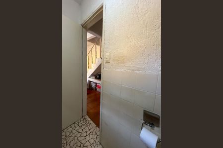 Casa à venda com 370m², 5 quartos e 3 vagas Casa à venda com 370m², 5 quartos e 3 vagasCasa 2 - Lavabo