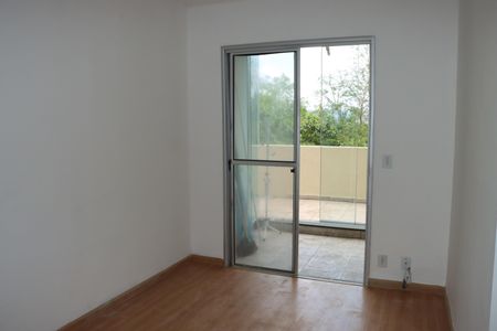 Sala de apartamento para alugar com 3 quartos, 90m² em Jardim Monte Santo, Cotia
