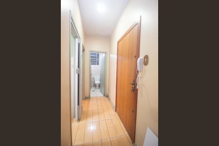 Corredor de apartamento à venda com 1 quarto, 54m² em Teresópolis, Porto Alegre