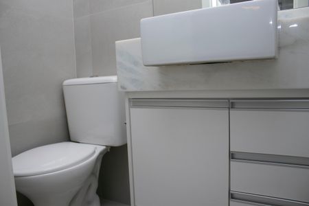 Lavabo de apartamento para alugar com 2 quartos, 60m² em Lourdes, Belo Horizonte