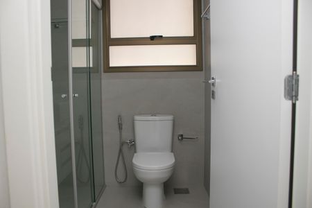 Apartamento para alugar com 60m², 2 quartos e 2 vagas Apartamento para alugar com 60m², 2 quartos e 2 vagasBanheiro da Suíte 1