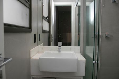 Apartamento para alugar com 60m², 2 quartos e 2 vagas Apartamento para alugar com 60m², 2 quartos e 2 vagasBanheiro da Suíte 2