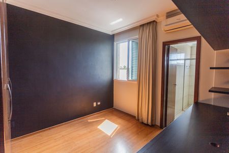 Apartamento à venda com 200m², 4 quartos e 4 vagasSuíte 1